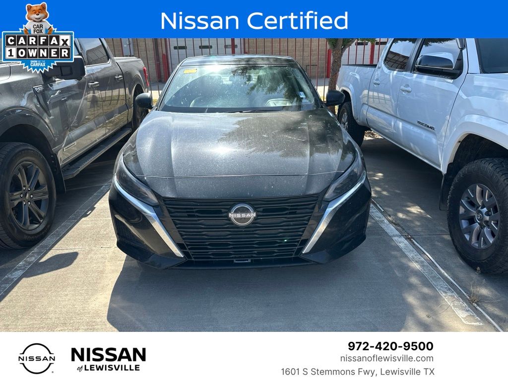 Super Black Clearcoat 2025 Nissan Altima Sedan Front-Wheel Drive Continuously Variable Transmission