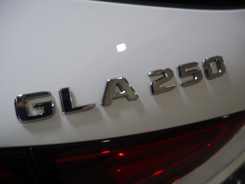 Thumbnail: 2026 Mercedes-Benz GLA - 9