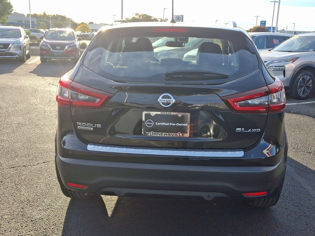 2022 Nissan Rogue Sport SL 5