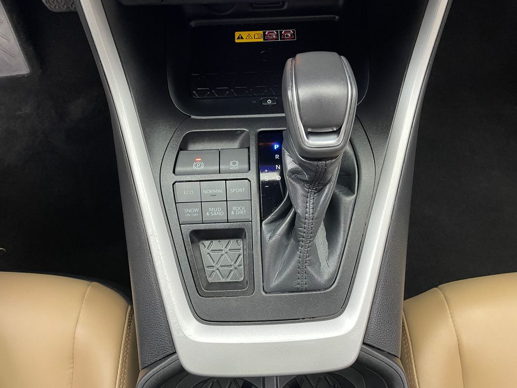 2024 Toyota RAV4 XLE Premium 29