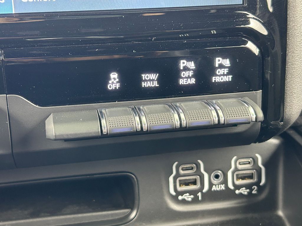 New 2026 Granite Crystal Metallic Clearcoat Ram Tungsten image 27