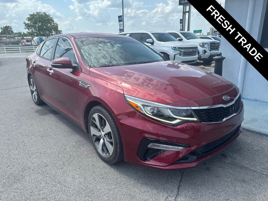 Passion Red 2019 Kia Optima Sedan Front-Wheel Drive 6-Speed Automatic