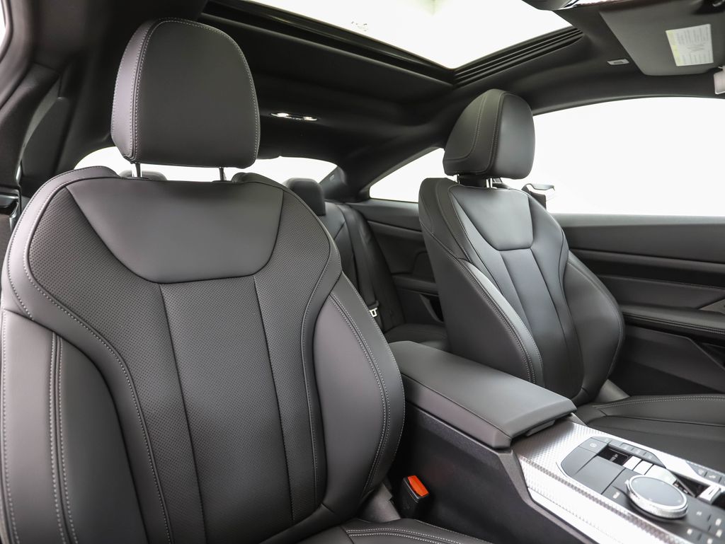 Thumbnail: 2026 BMW 4 Series - 26