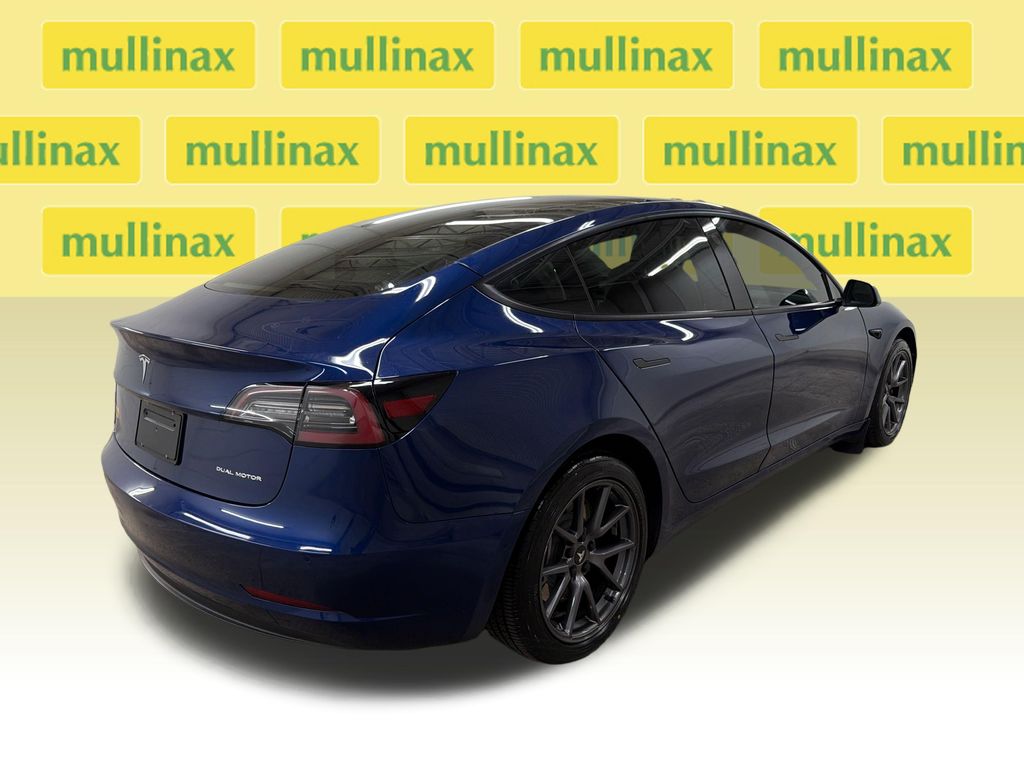 Used 2022  Tesla Long Range image 3