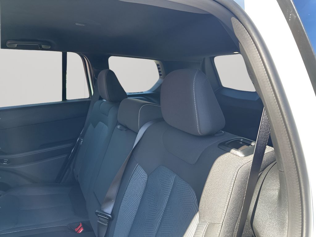 New 2026 White/off-white Jeep Laredo image 19