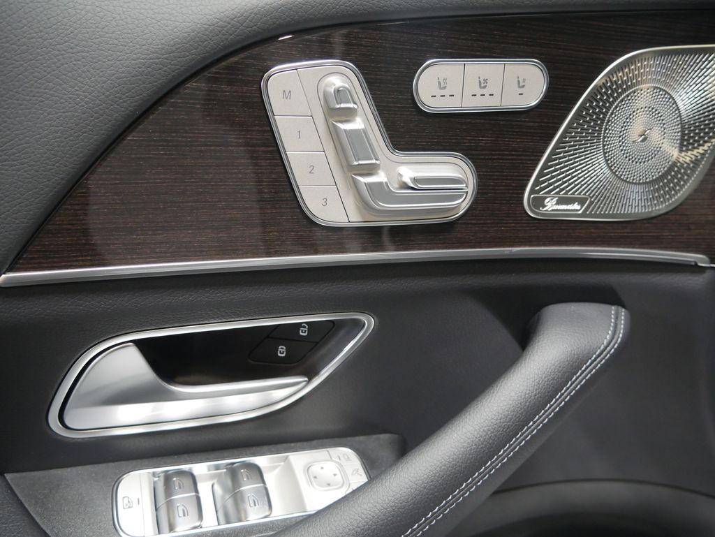 Thumbnail: 2026 Mercedes-Benz GLE - 17