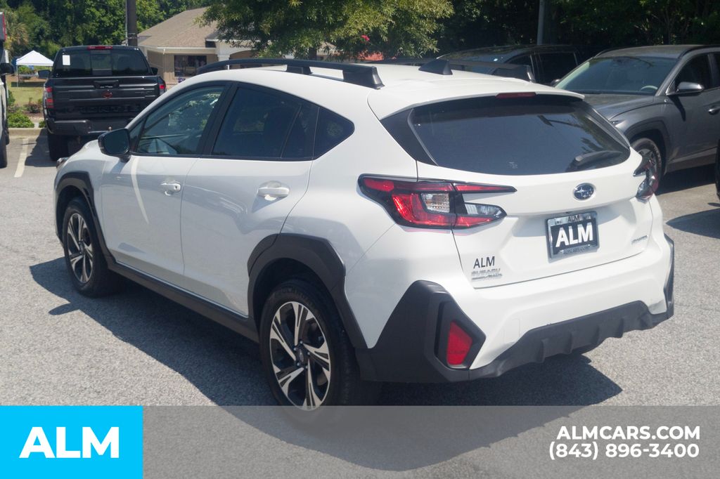 Used 2025 Crystal White Pearl Subaru Premium image 9