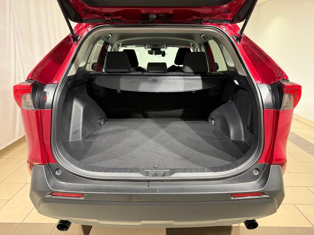 Thumbnail: 2022 Toyota RAV4 - 11