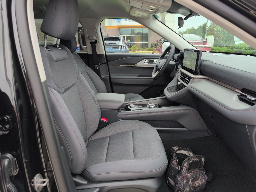 2026 Ford Explorer photo 4