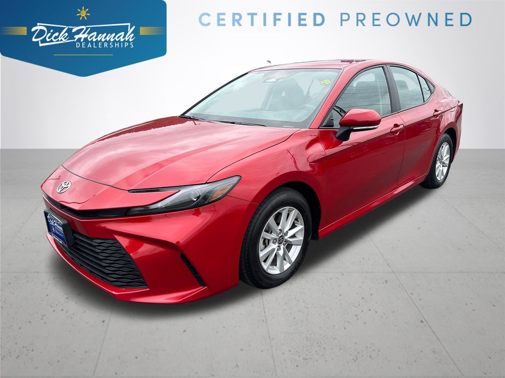 2025 Toyota Camry LE Hybrid's photo
