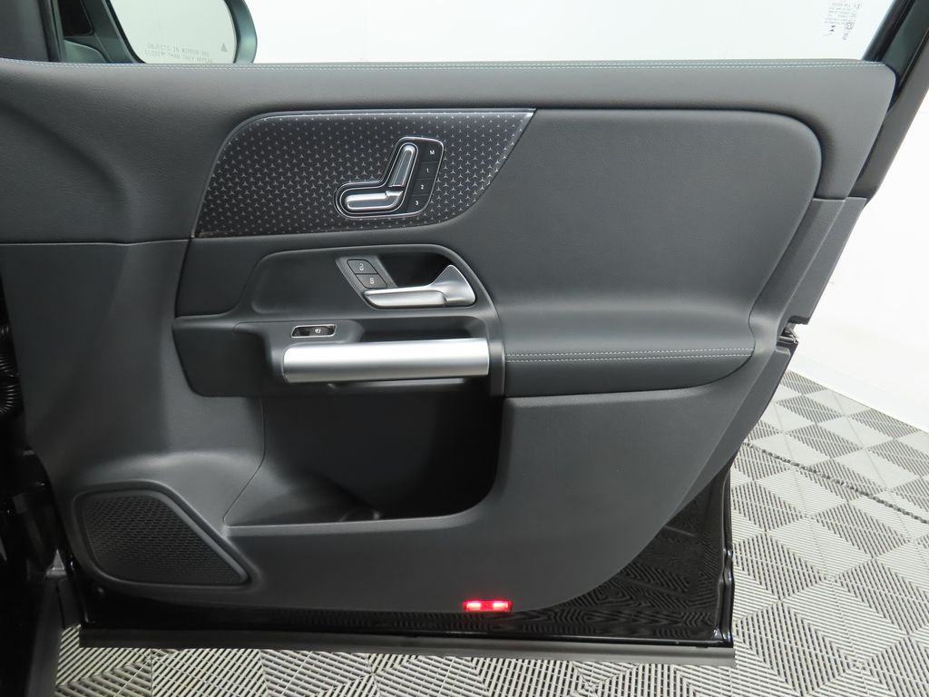 Thumbnail: 2025 Mercedes-Benz GLA - 25