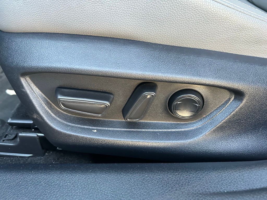 Thumbnail: 2025 Toyota Camry - 15