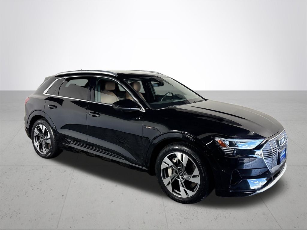 2021 Audi e-tron Premium Plus