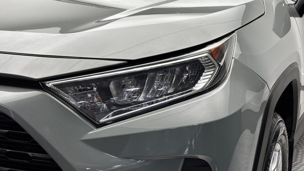 Thumbnail: 2020 Toyota RAV4 - 3