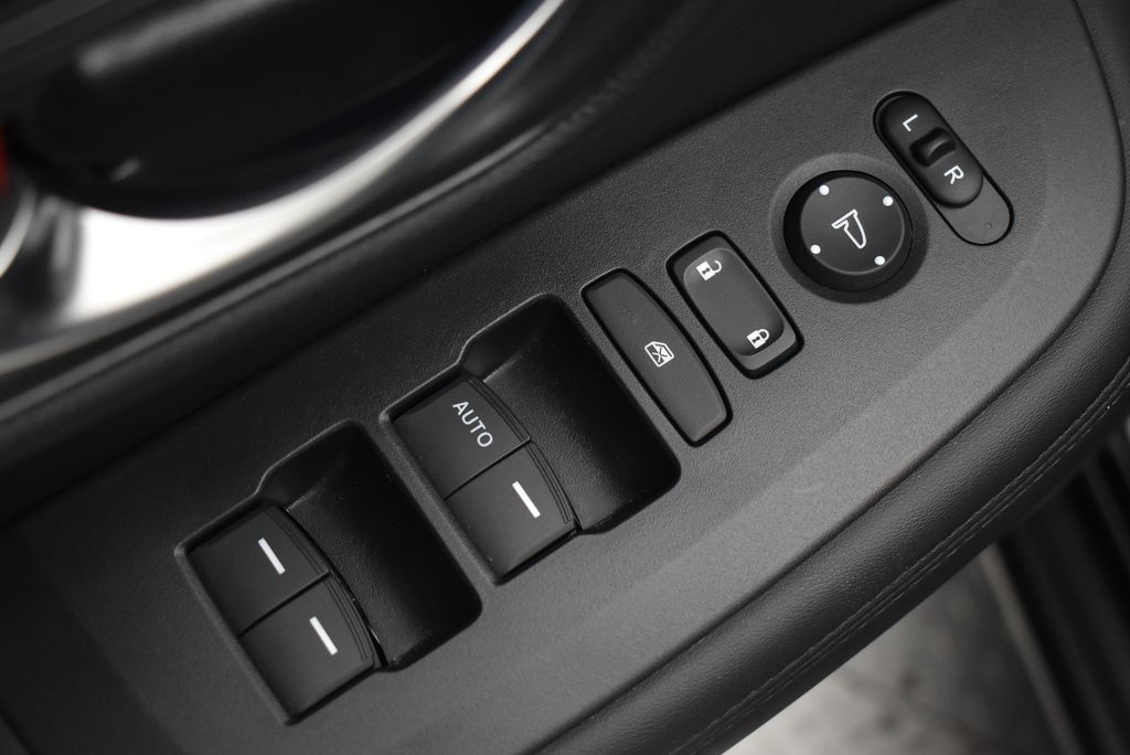 Thumbnail: 2025 Honda HR-V - 11