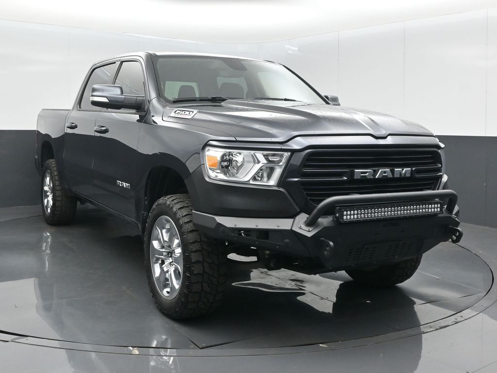 View vehicle photo 3