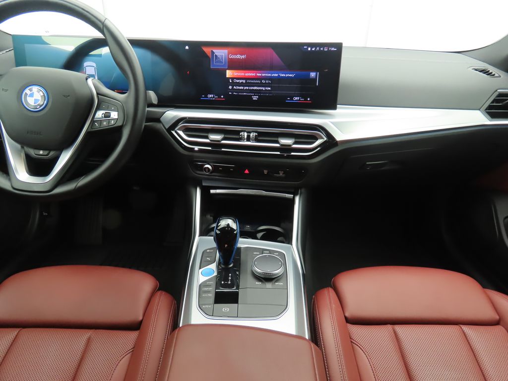 2022 BMW i4 eDrive40 13