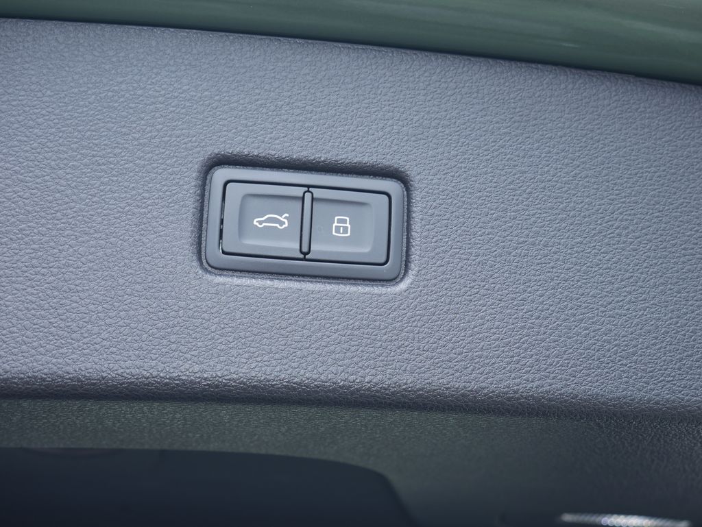 Thumbnail: 2024 Audi Q5 - 25