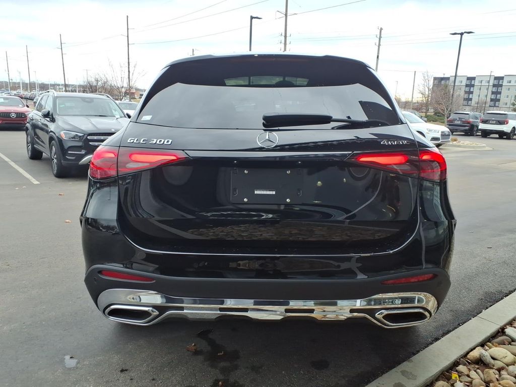 New 2026 Black Mercedes-Benz GLC 300 image 5