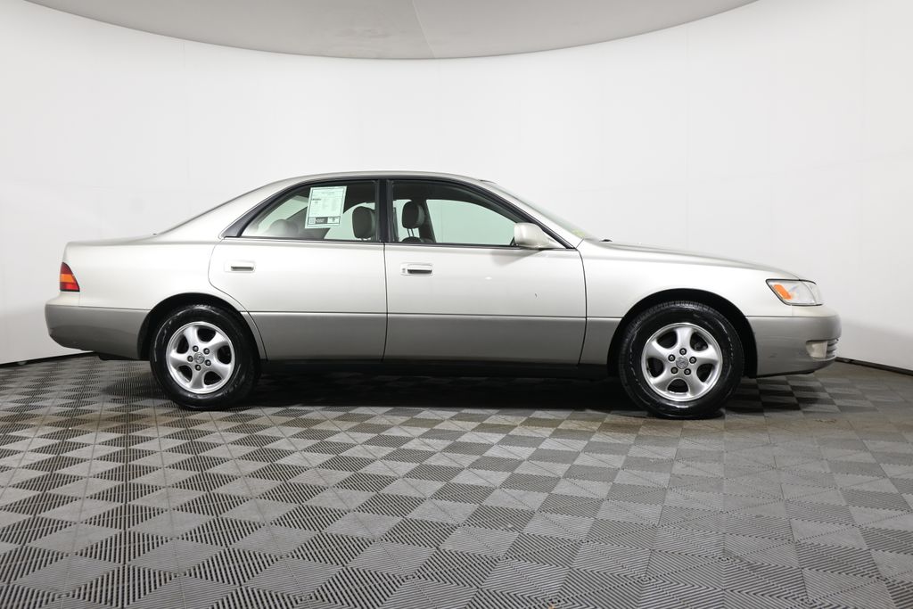 Thumbnail: 1998 Lexus ES - 8