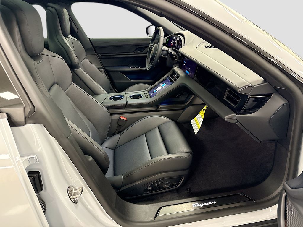 Thumbnail: 2026 Porsche Taycan - 21