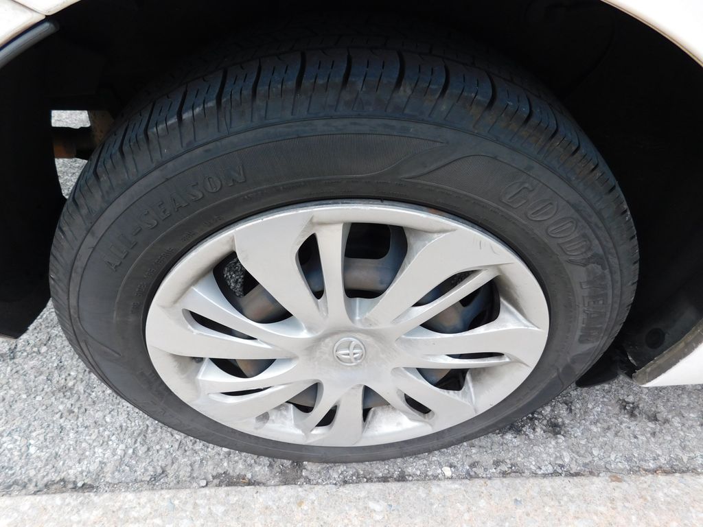 Thumbnail: 2020 Toyota Yaris - 8