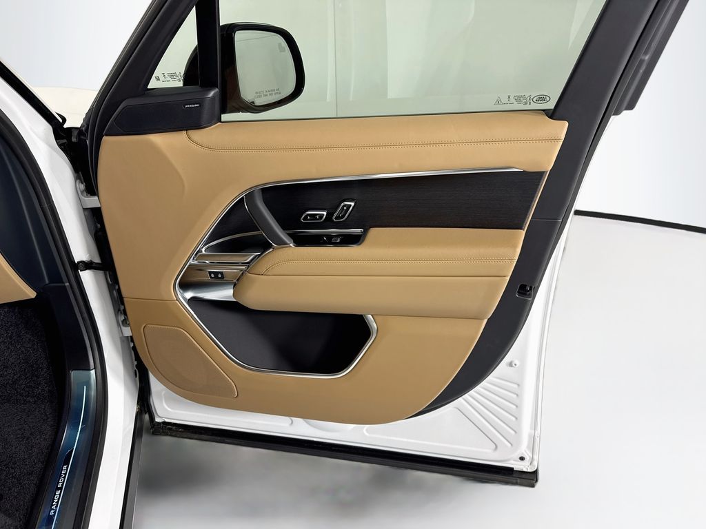 Thumbnail: 2026 Land Rover Range Rover - 27