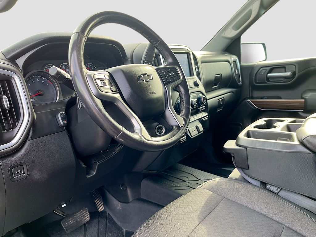 Used 2019 Gray Chevrolet RST image 9