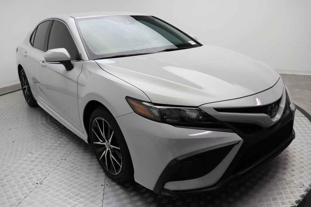 2024 Toyota Camry SE 6