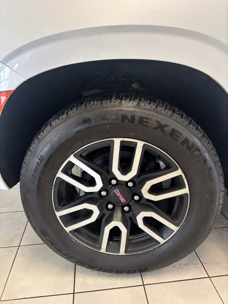 2022 GMC Yukon AT4 - Photo 30