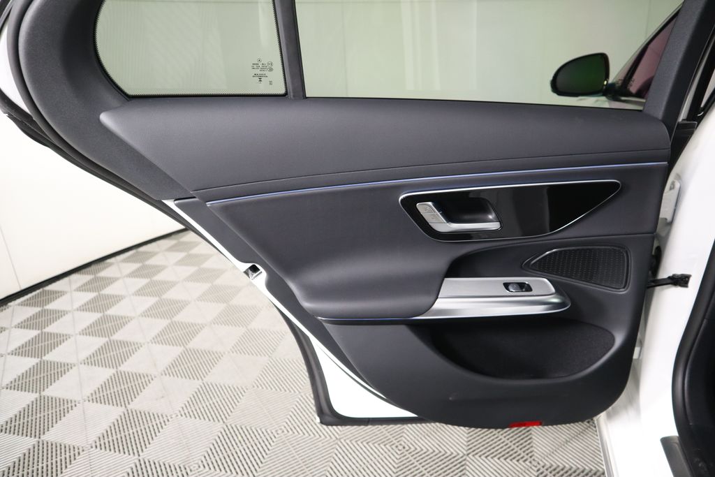 Thumbnail: 2025 Mercedes-Benz E-Class - 27