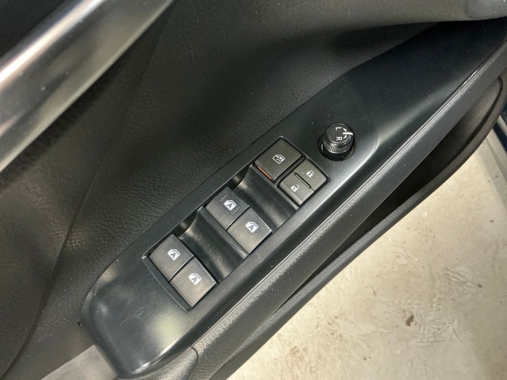 Certified Used 2018  Toyota SE image 13