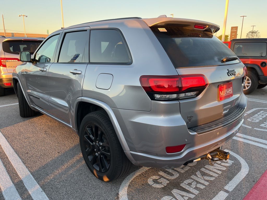 Thumbnail: 2018 Jeep Grand Cherokee - 4