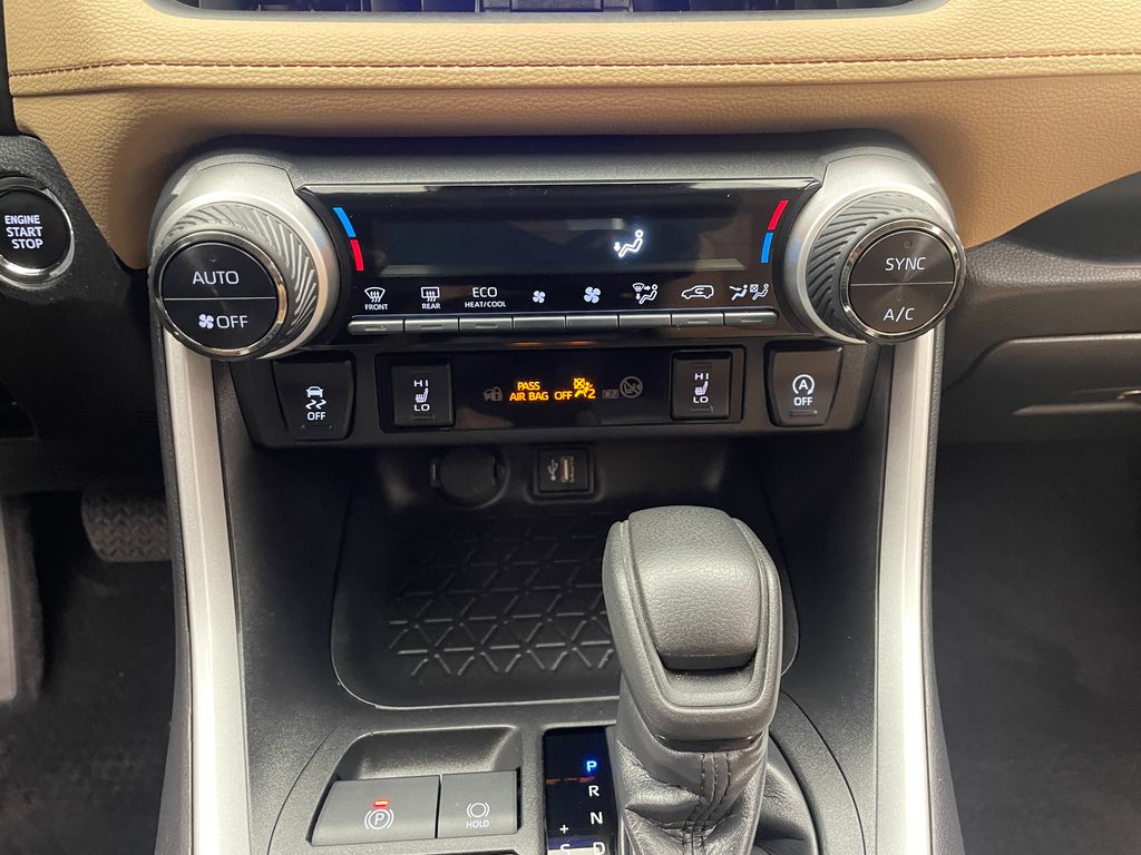 Thumbnail: 2024 Toyota RAV4 - 27