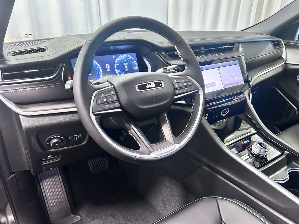 new 2026 Jeep Grand Cherokee car, priced at $49,995