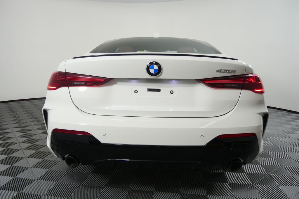 Thumbnail: 2026 BMW 4 Series - 4