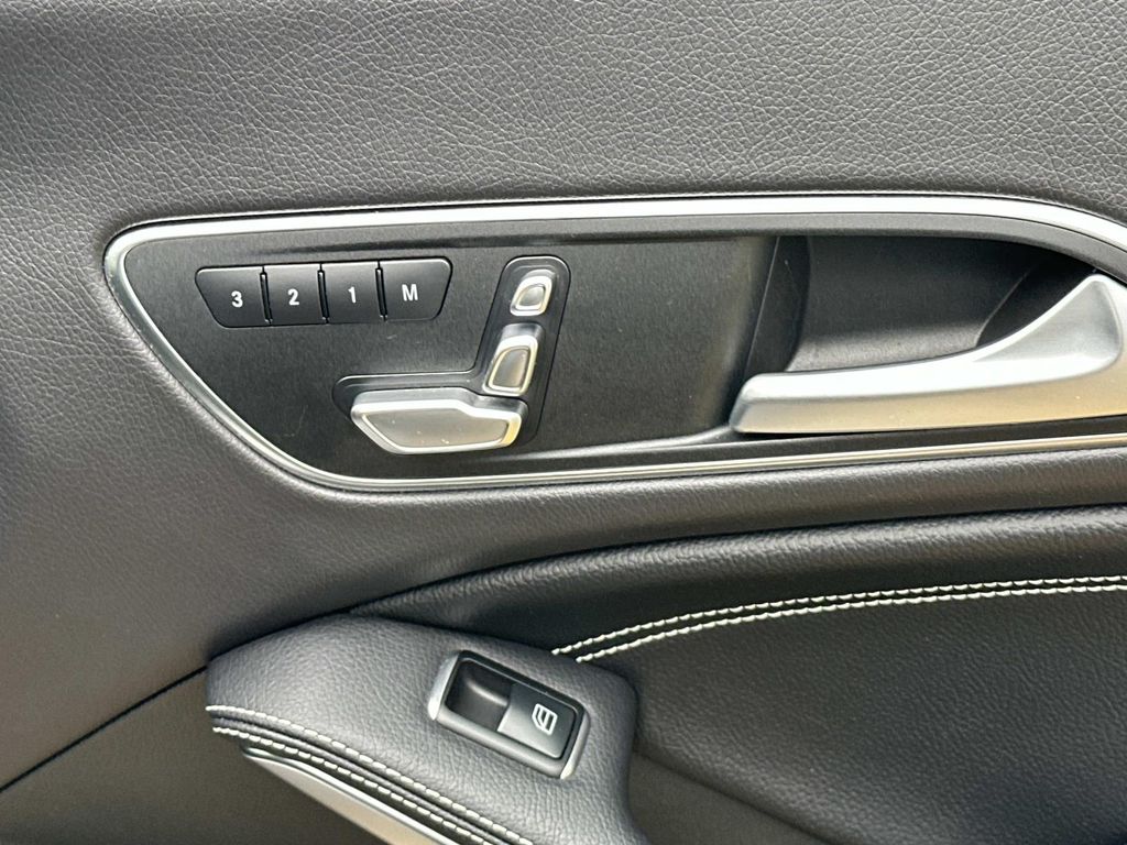 Thumbnail: 2019 Mercedes-Benz CLA - 20