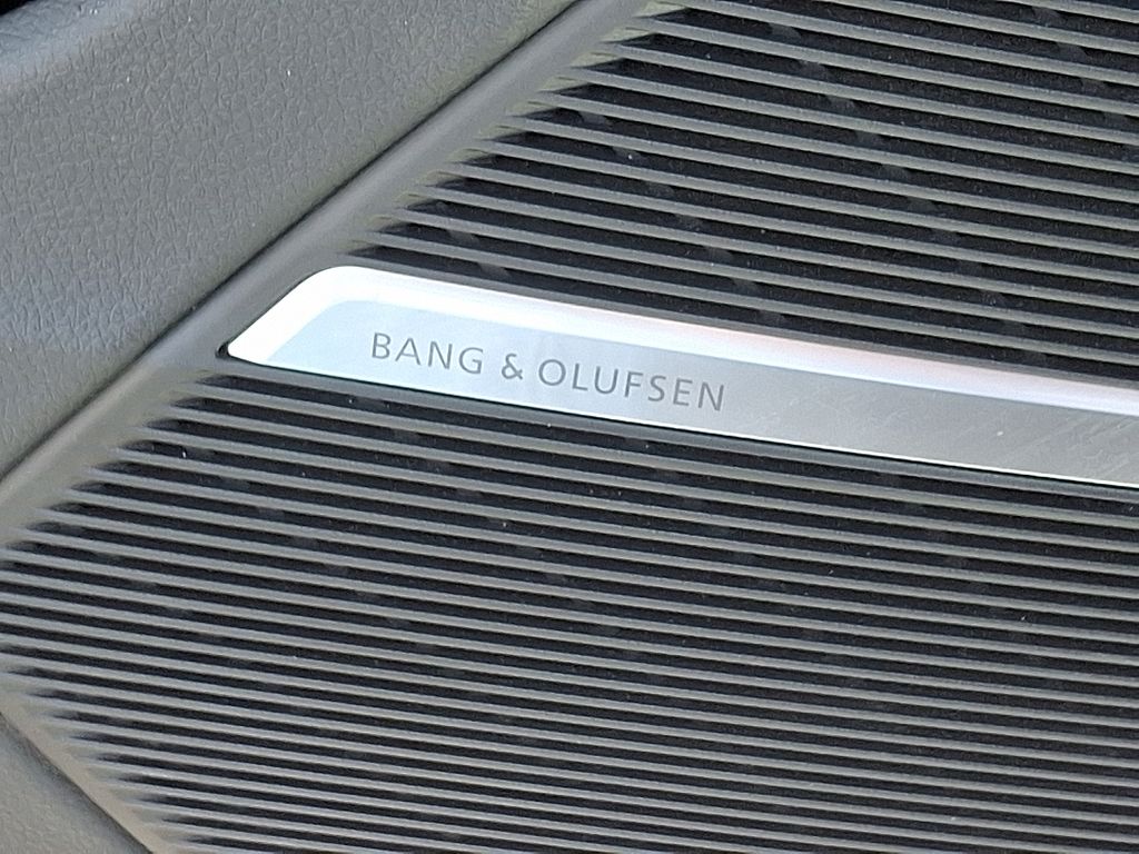 Thumbnail: 2020 Audi Q8 - 30