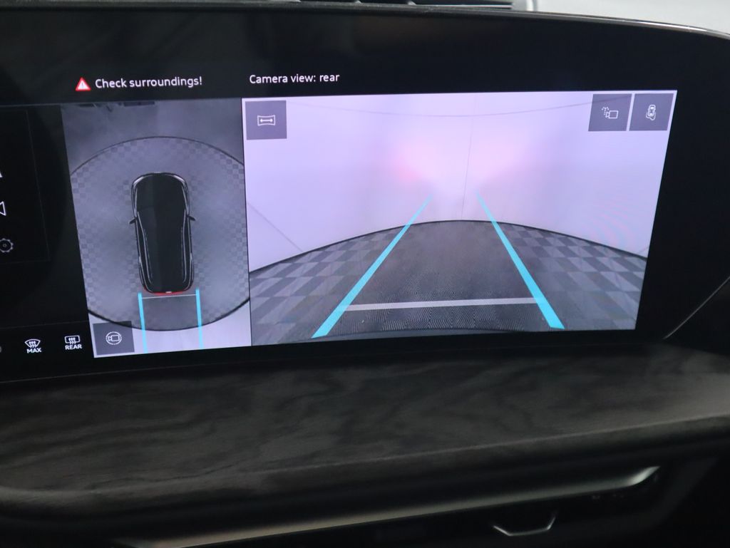 Thumbnail: 2025 Audi Q5 - 17