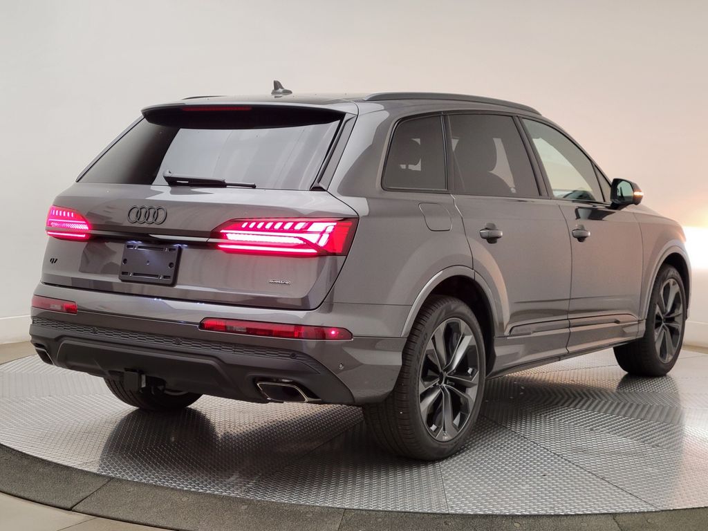 Thumbnail: 2026 Audi Q7 - 5