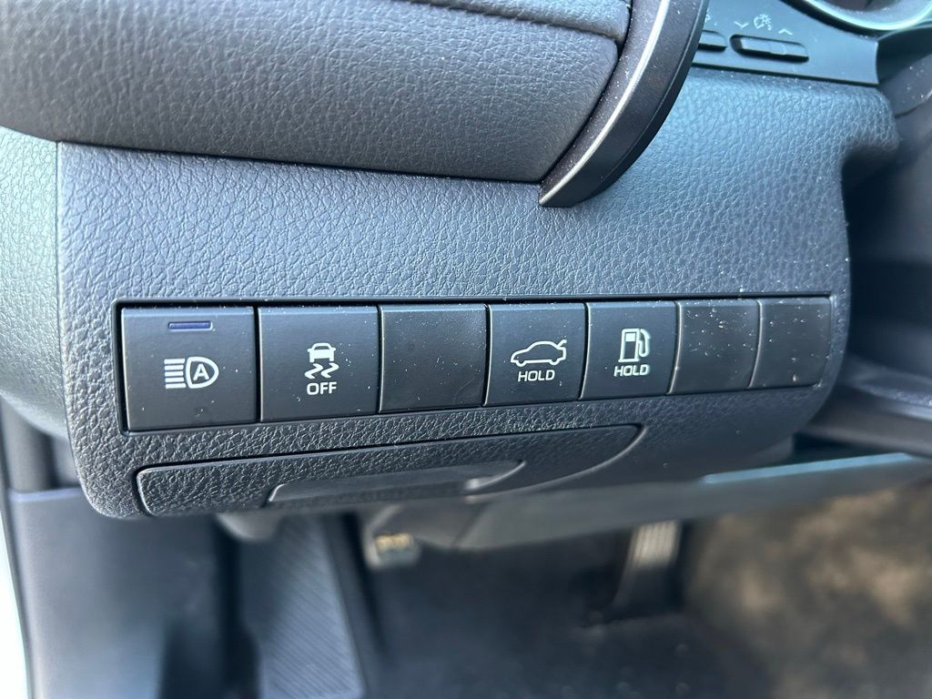 Thumbnail: 2024 Toyota Camry - 18