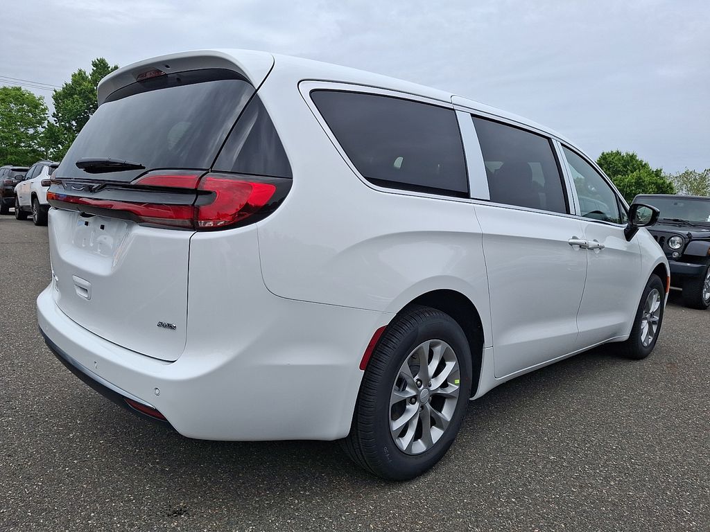 New 2027 Chrysler Pacifica Van