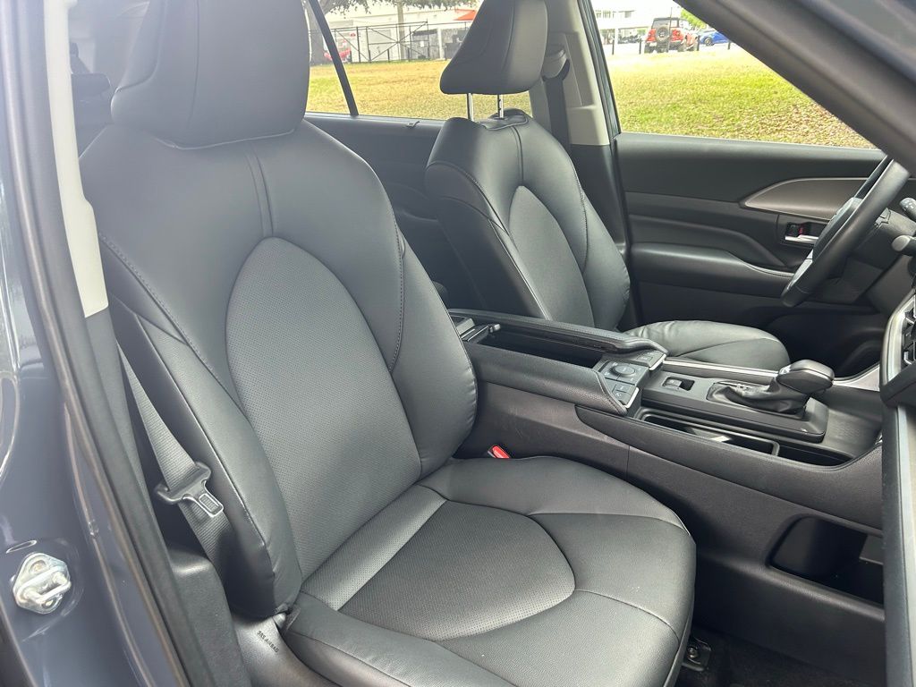 2024 Toyota Grand Highlander XLE 14