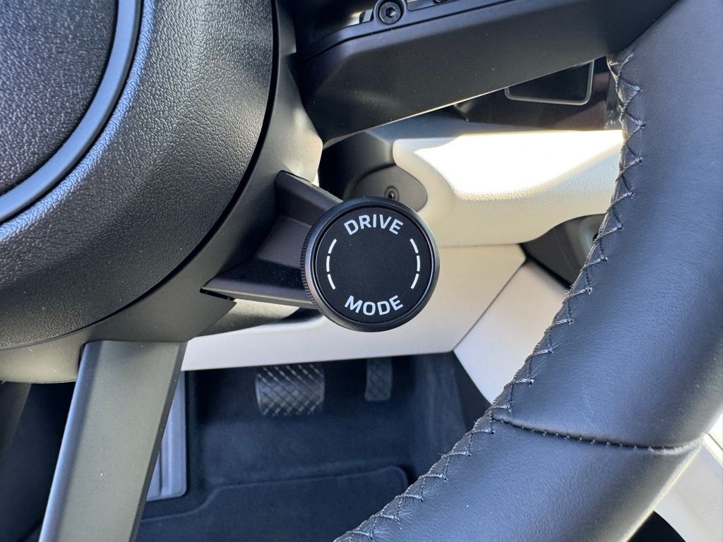 2024 Porsche Macan T 22