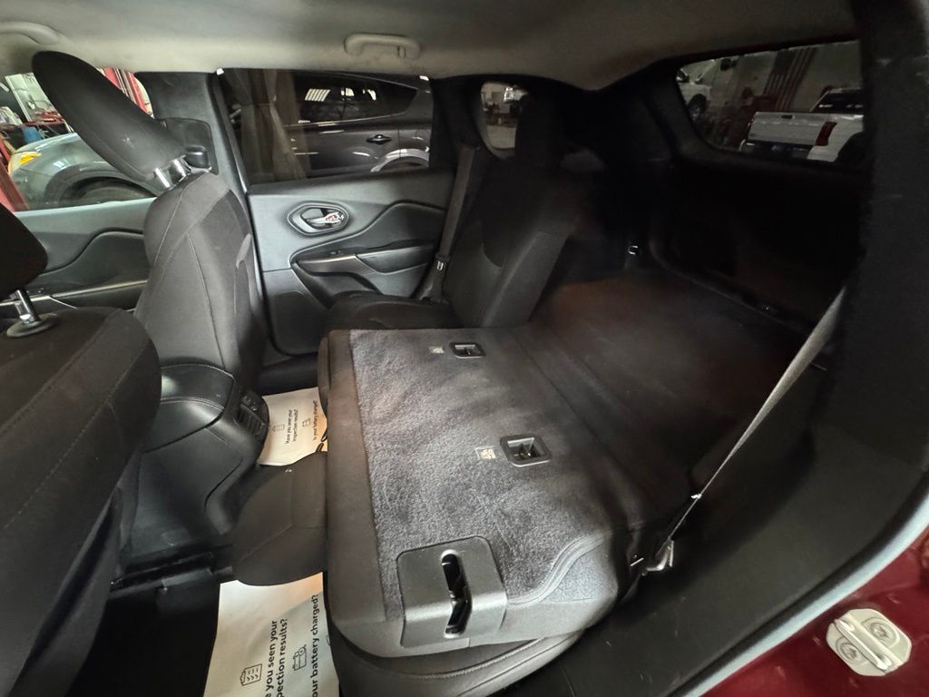 Used 2019 Jeep Cherokee SUV