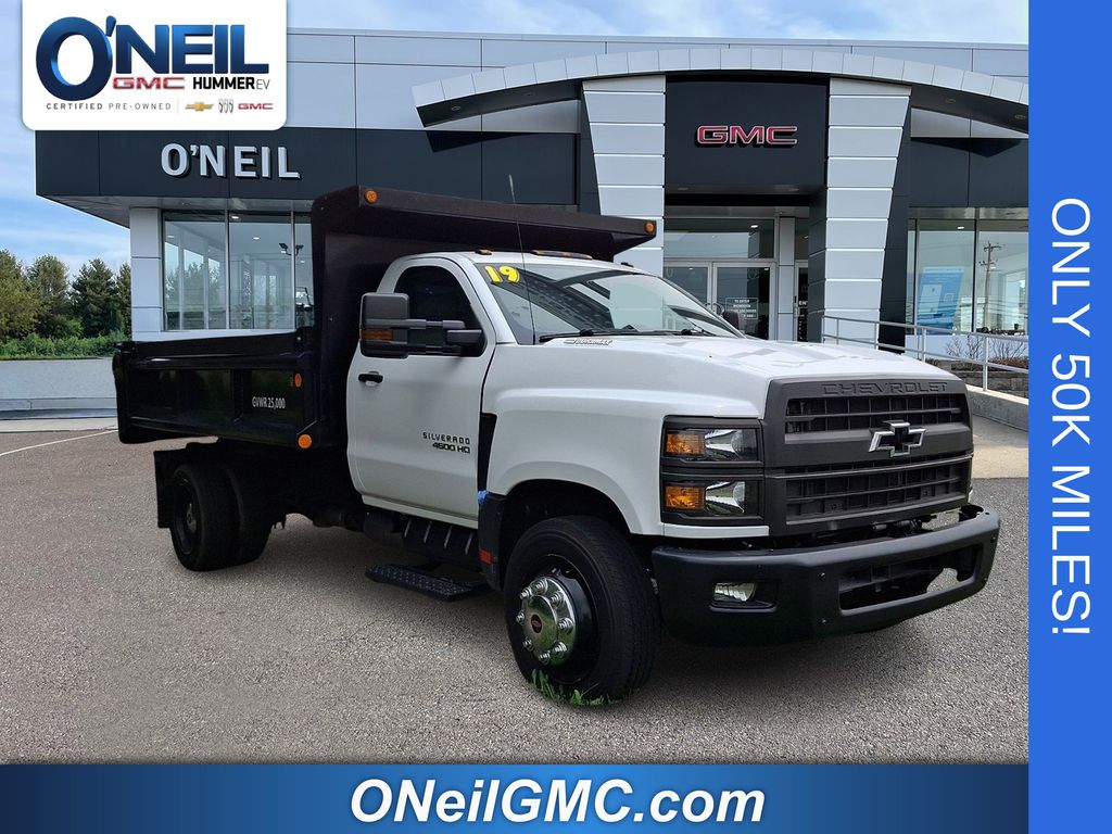 Summit White 2019 Chevrolet Silverado 4500HD Pickup Truck 6-Speed Automatic