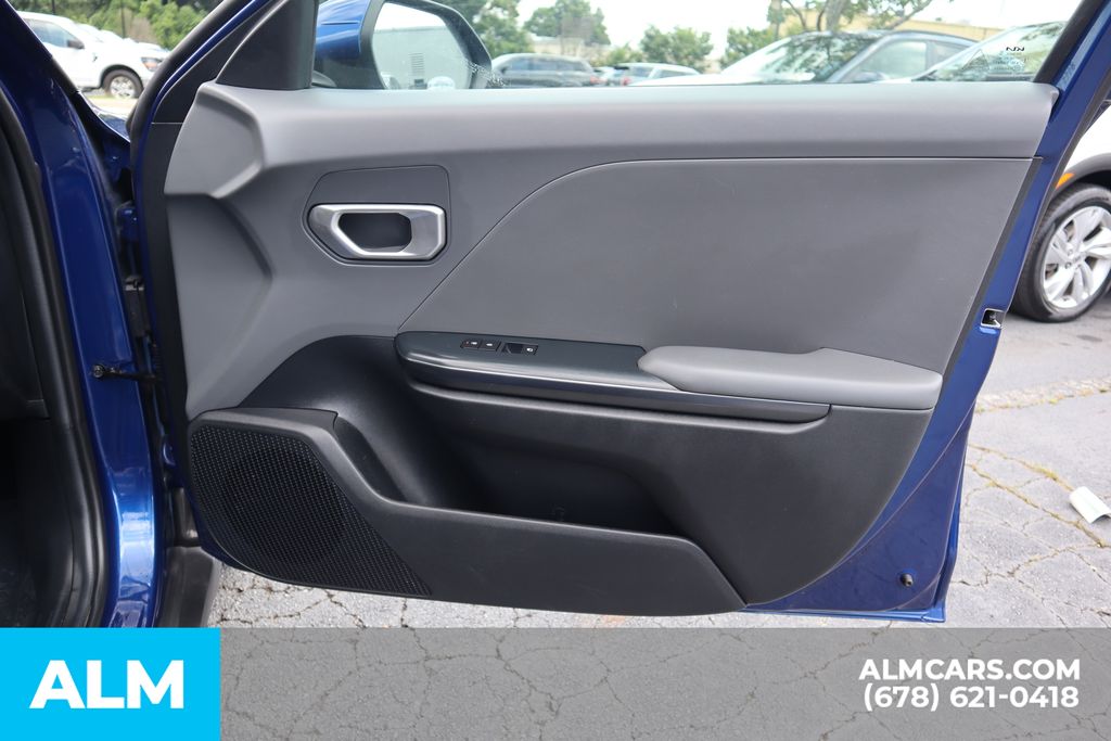 Used 2025 Blue Kia LXS image 28