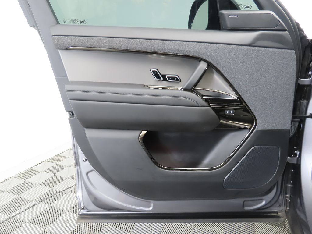 Thumbnail: 2023 Land Rover Range Rover Sport - 25