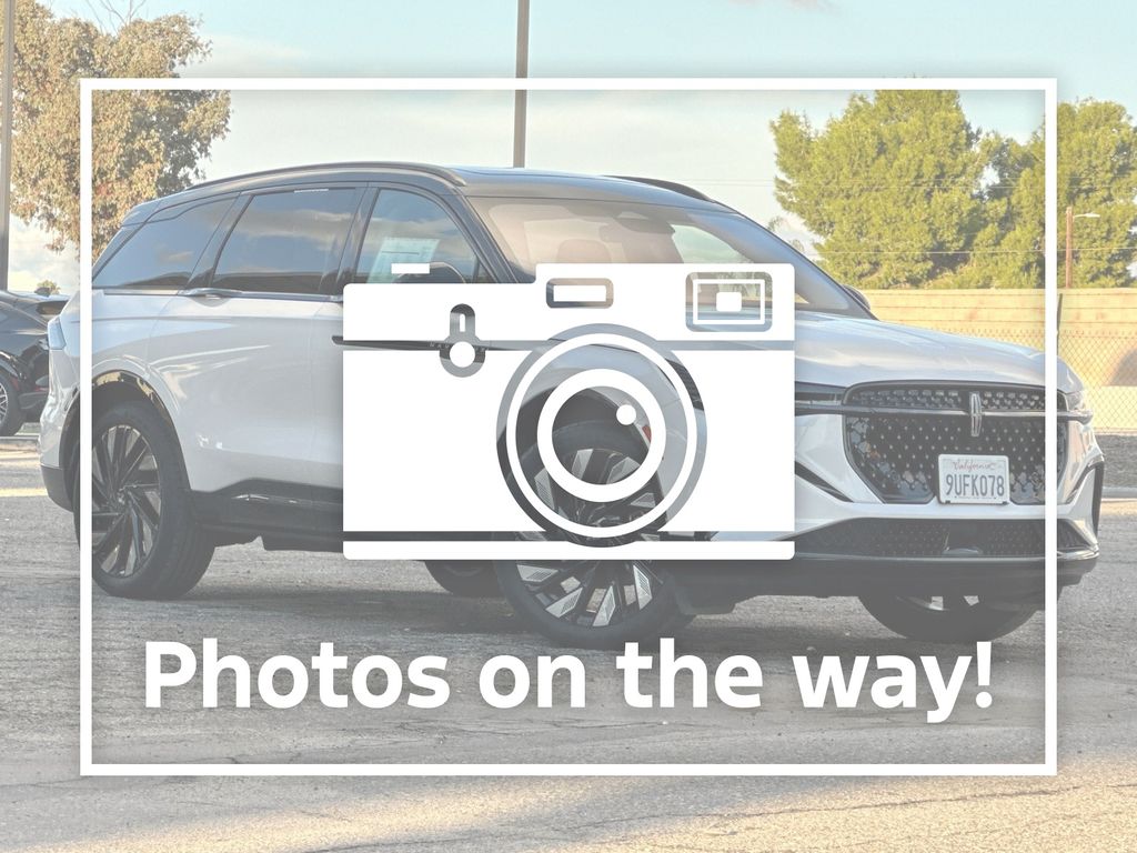 White Platinum Clearcoat Metallic 2025 Lincoln Nautilus Hybrid Reserve AWD SUV / Crossover All-Wheel Drive Continuously Variable Transmission