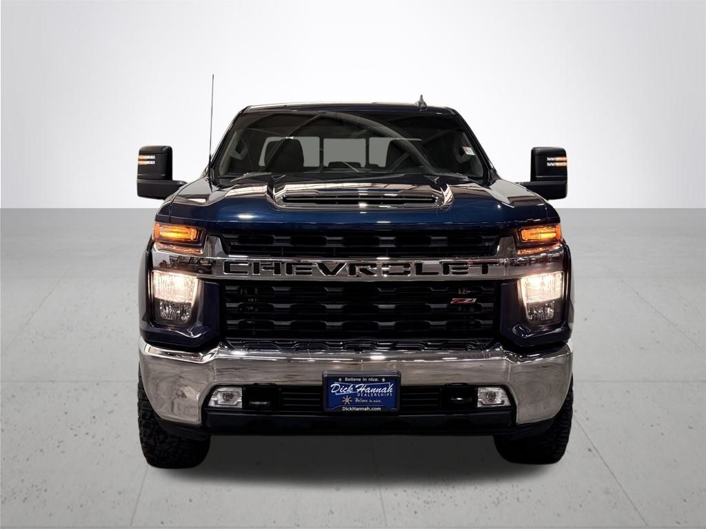 2022 Chevrolet Silverado 2500HD LT photo 2